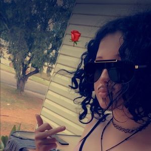 Meet your Posher, Chloe